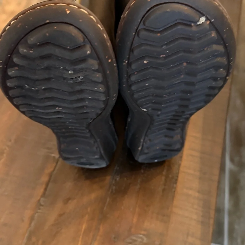 UGG Mid-Calf Dark Gray/Black Leather Sheepskin Kona Boots